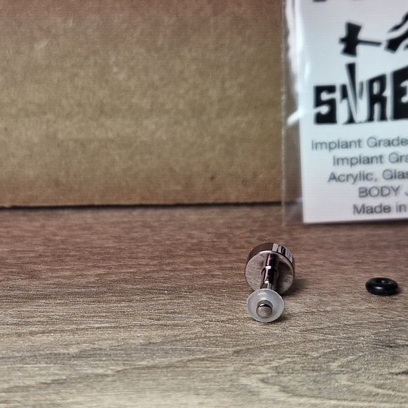 TITANIUM FACETED GEM PLUGS - WHITE CZ size 12g - Picture 3 of 10